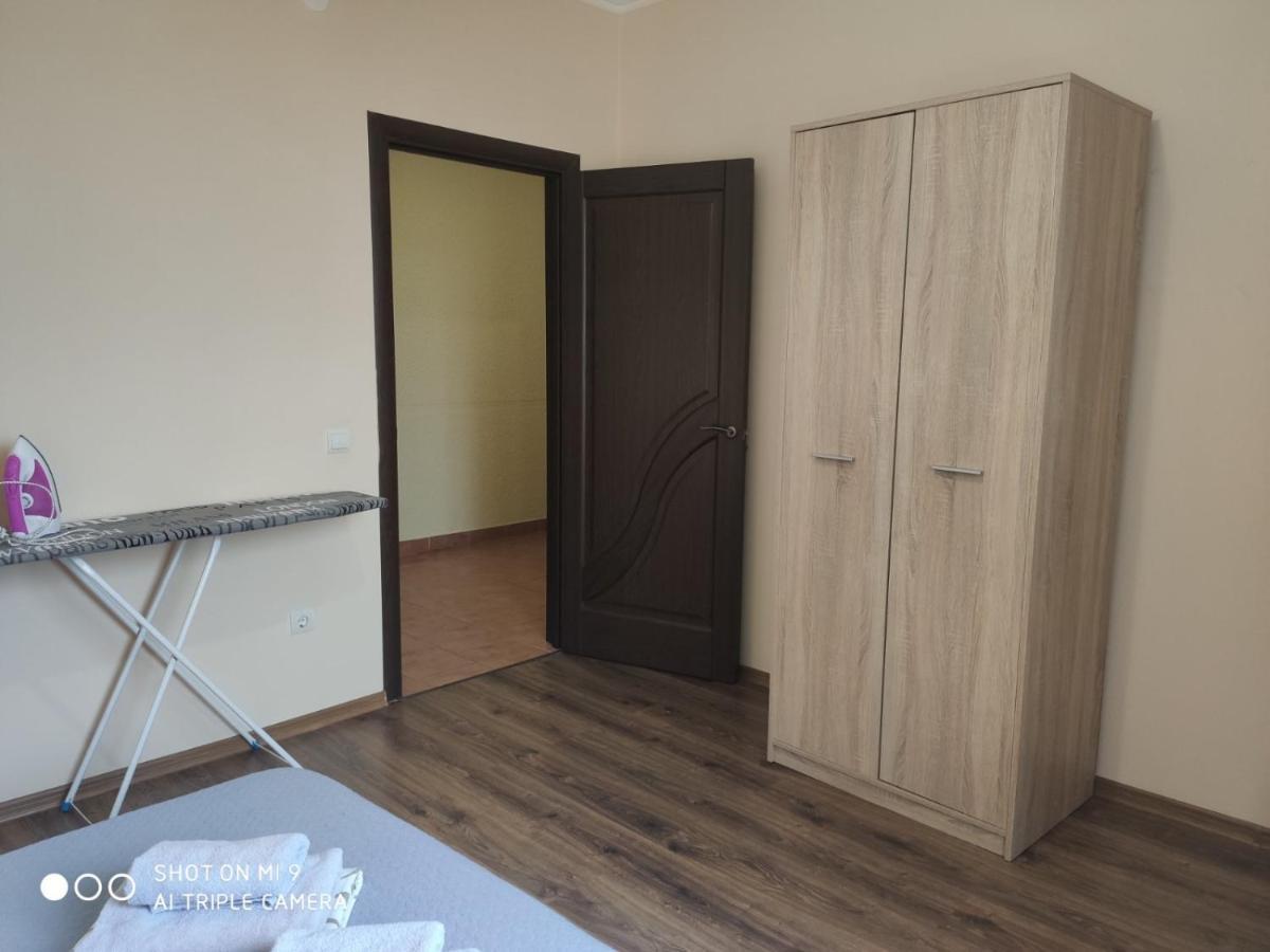 Apartments Domovik Мостова 5 Кв 44 Mukatschewo Exterior foto